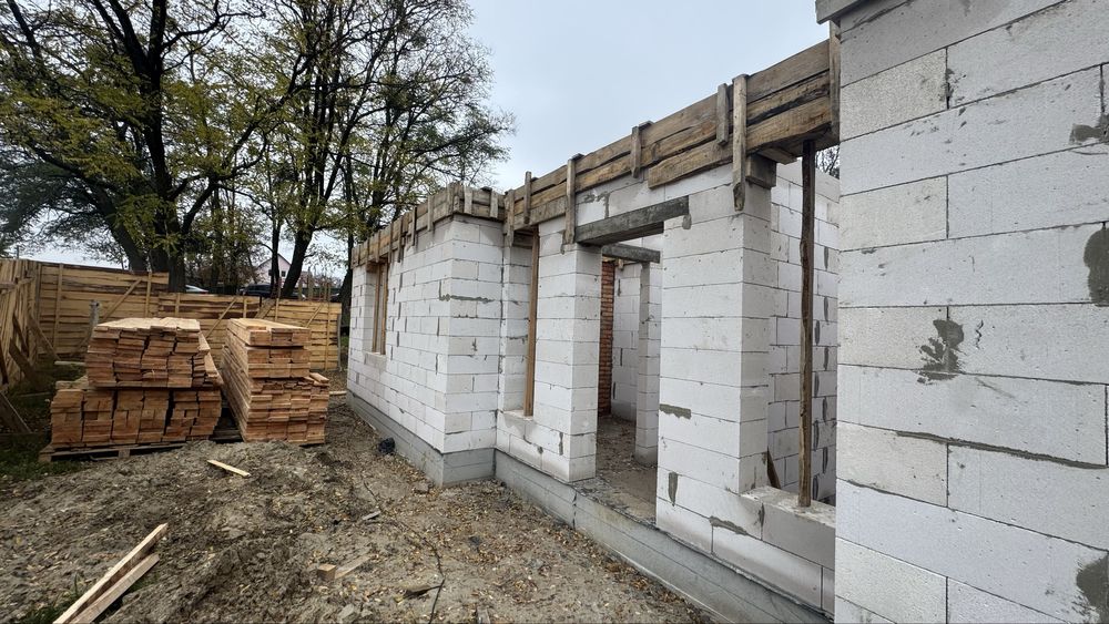 Новий проект! Сучасний будинок в центрі біля озера