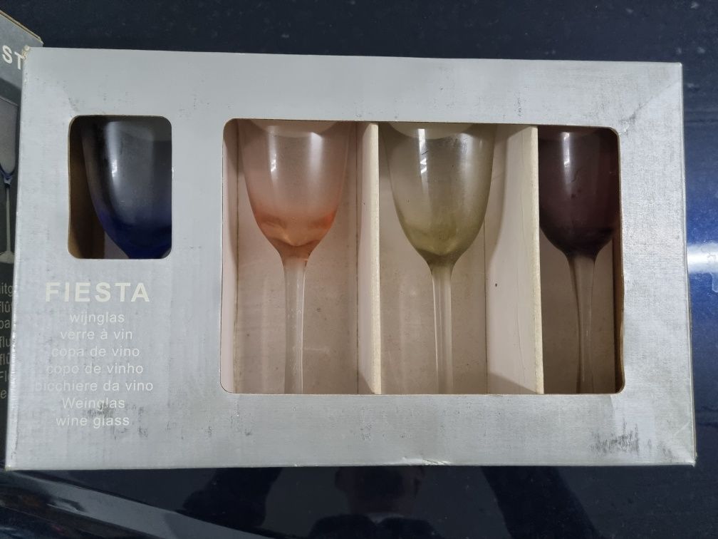 Conjunto de copos de vidro de pé Alto (4 cores)