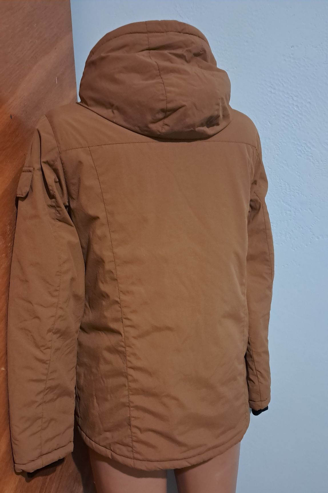 Курточка деми тёплая на мальчика, размер 11 лет