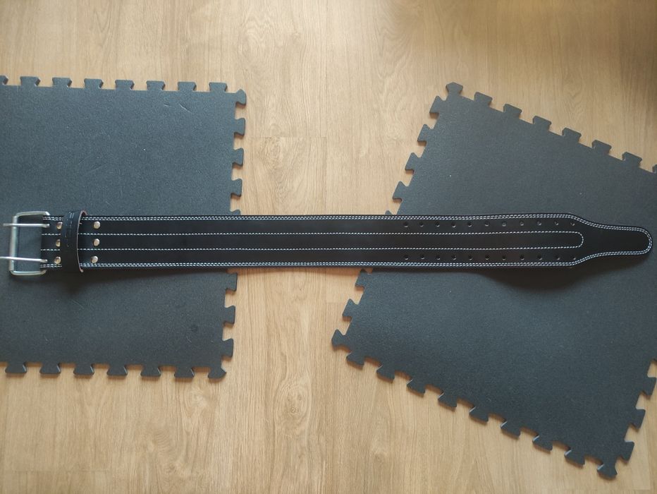 Equipamentos de ginásio em bom estado de conservação