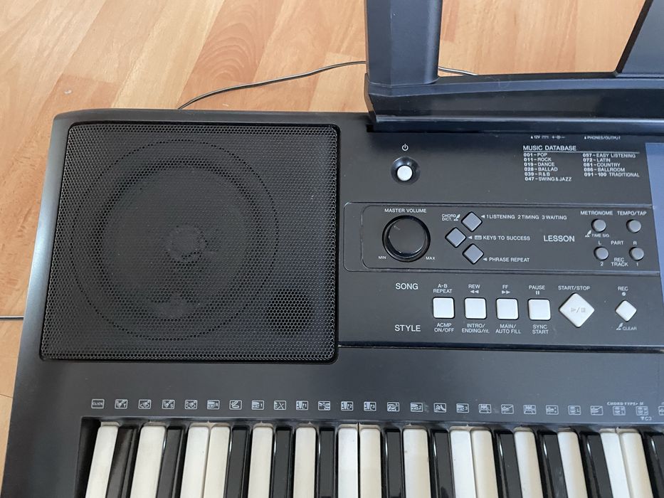 Yamaha PSR-E333 Keyboard