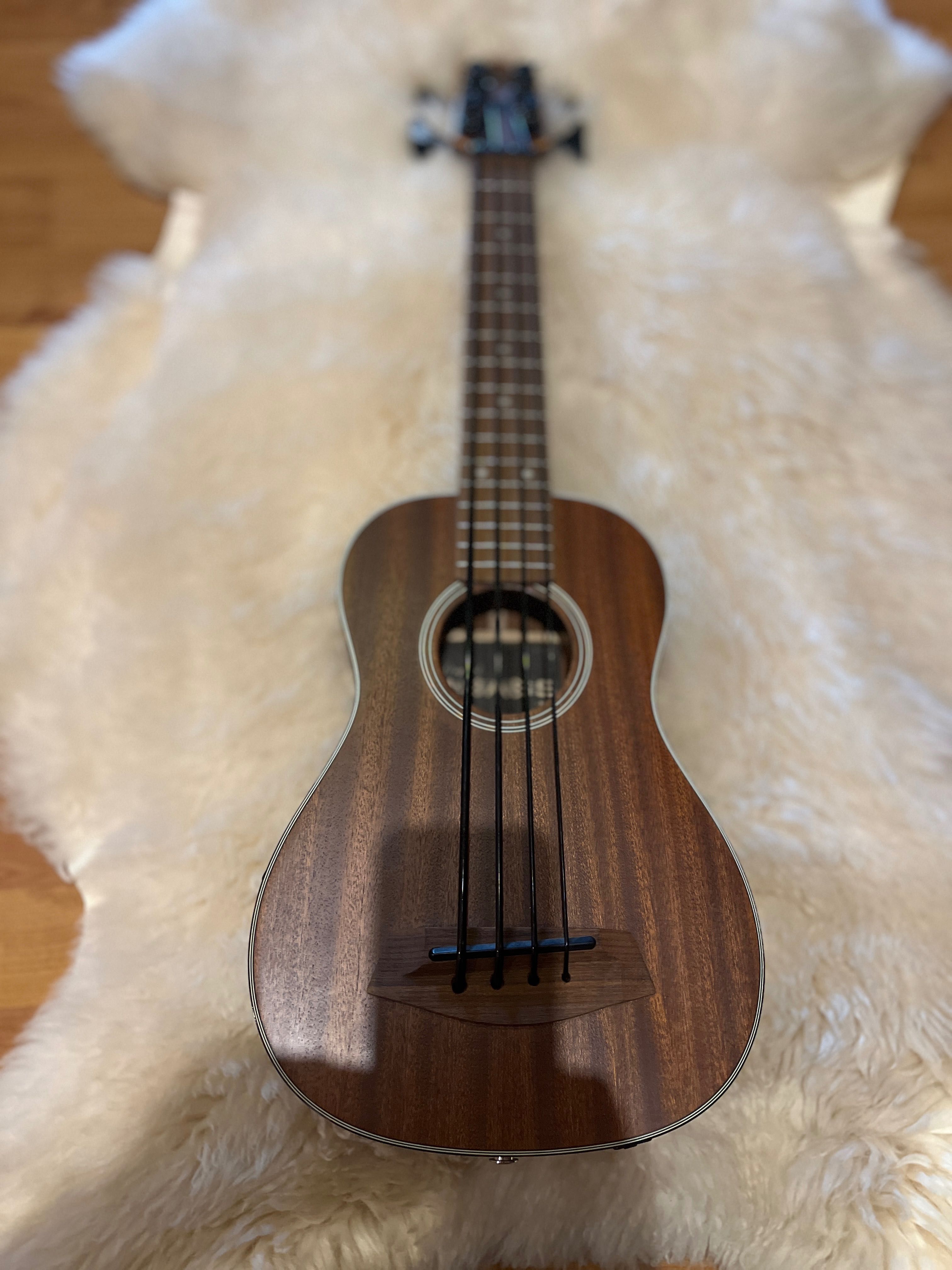 Ukulele basowe Kala
