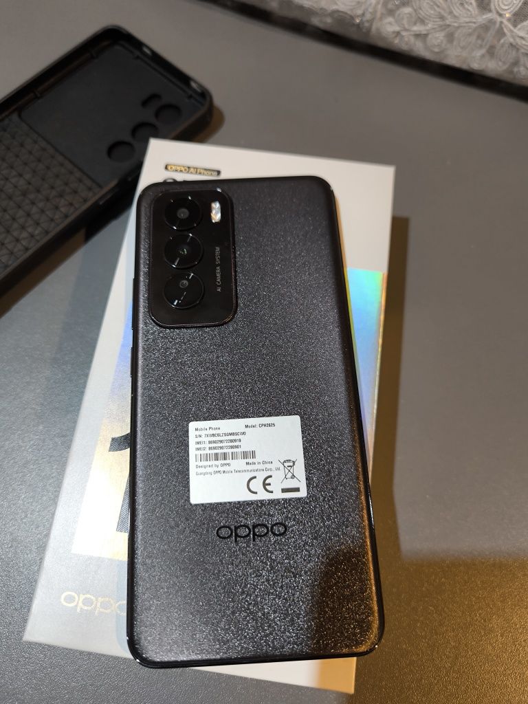 Sprzedam OPPO Reno 12 5G wraz z obudową
