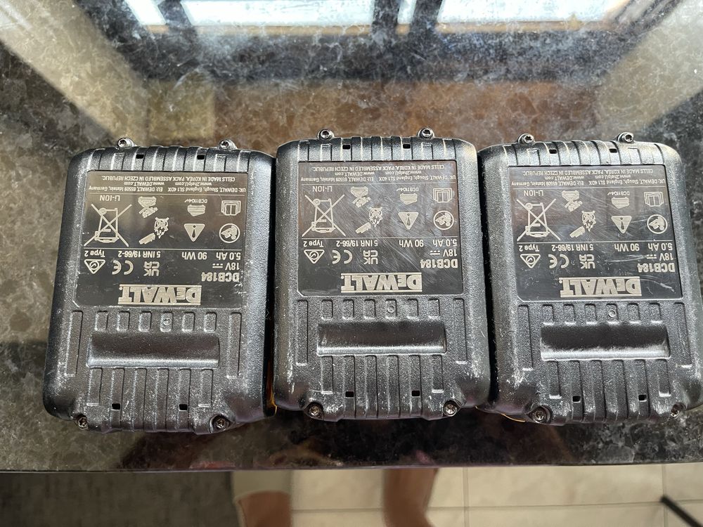 3 baterias dewalt 5 ah 18 V