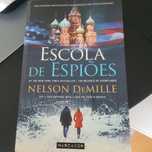 Livro romance Escola de Espiões