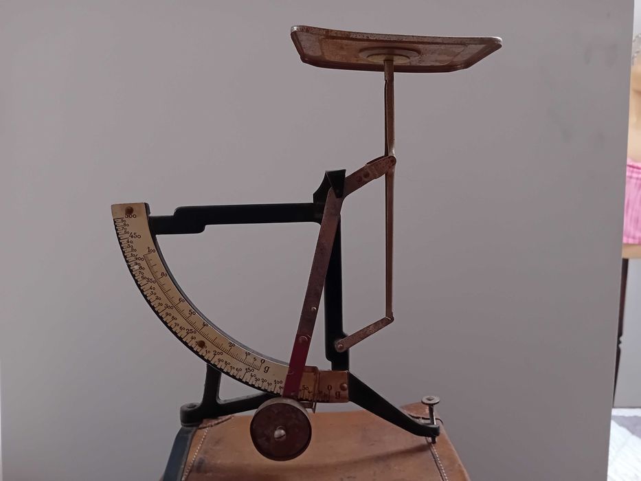 Balança antiga pesar cartas