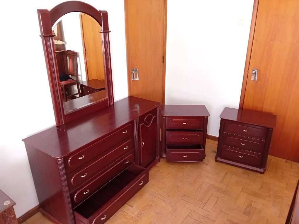 Mobilia completa quarto mogno