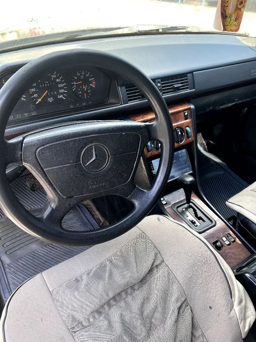 Мерседес 124 2.2 Газ Автомат