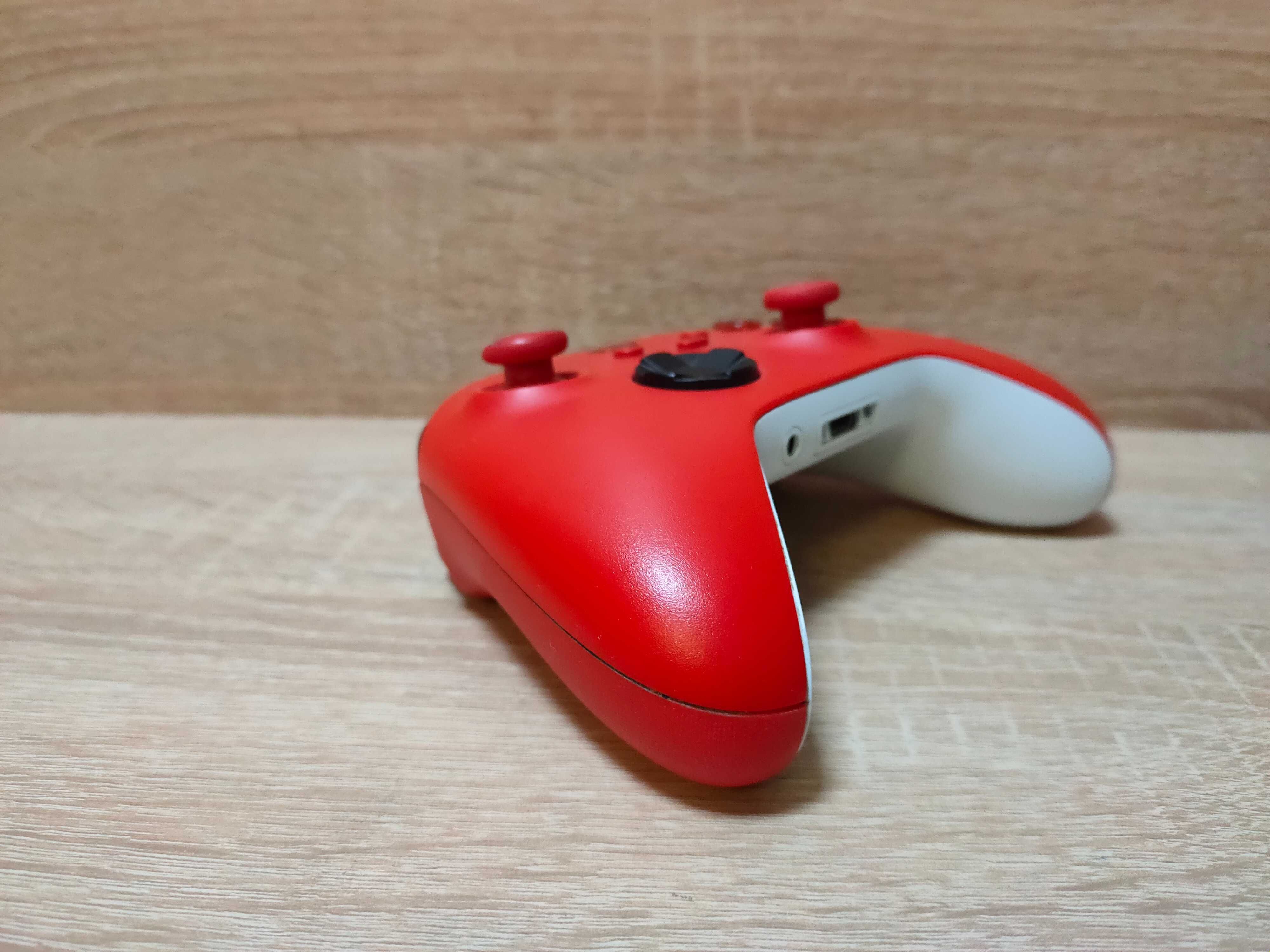 Kontroler Xbox Series Czerwono- Biały