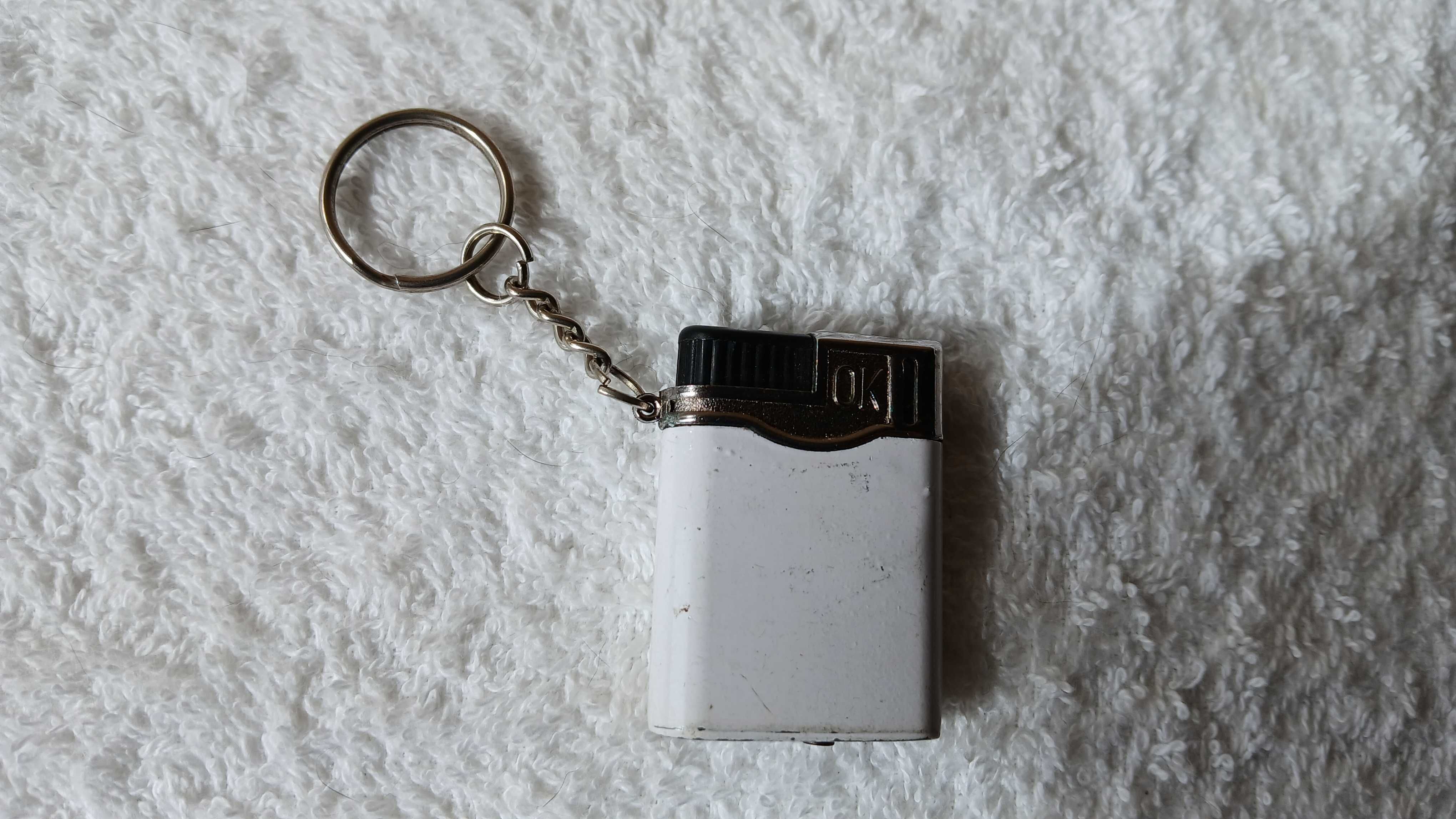 Isqueiro Marlboro com porta-chaves