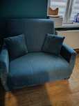 Sofa ciemnoniebieska