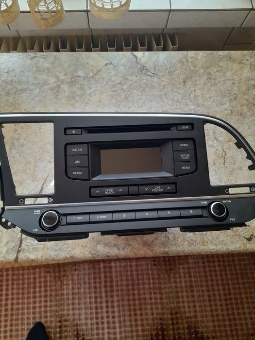 Продам оригинальную магнитолу Хундай элантра