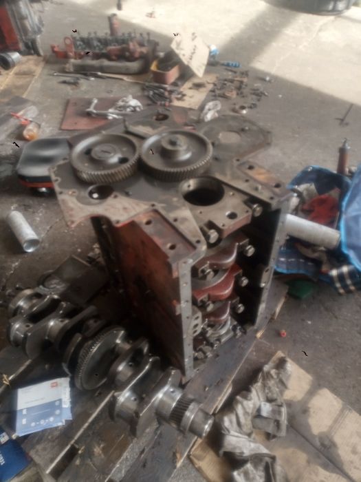 Części silnik international ihc d239 blok głowica korbowòd