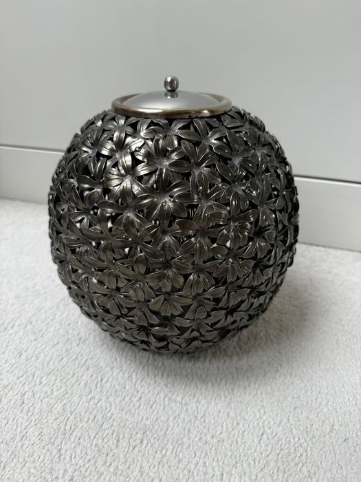 Biokominek wolnostojacy w kwiatki