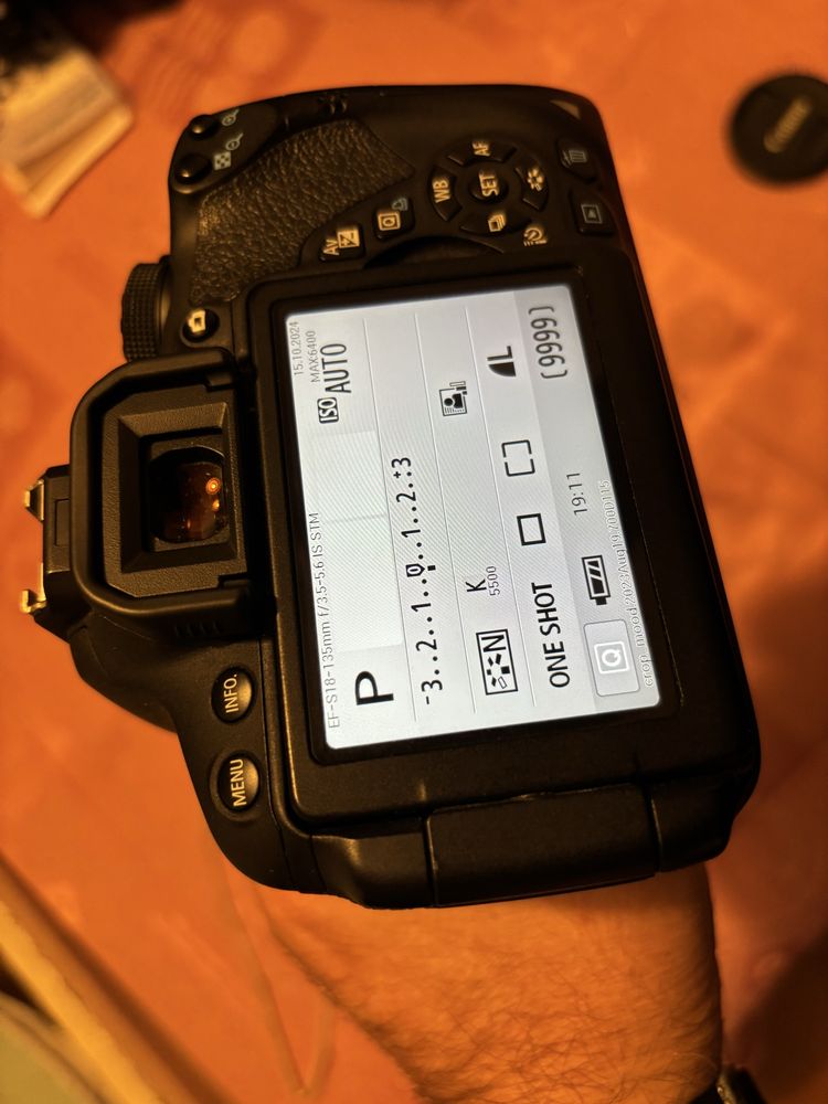 Canon 700d com objetiva 18-135