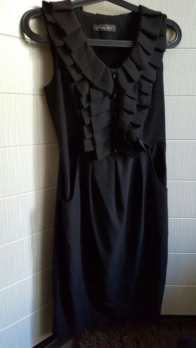 Elegancka czarna sukienka Pretty Girl
