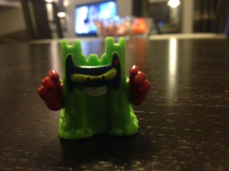 SUPER ZINGS 7 figurek+domek,nowe,nieużywane