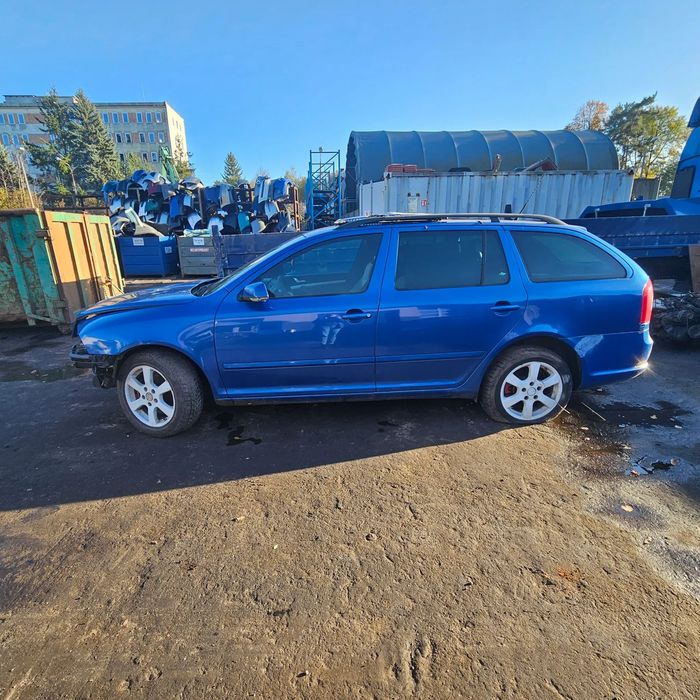 Skoda Octavia II RS (kombi): pojazd na części: maska, zderzak, drzwi, szyby, lusterka, chłodnica ...