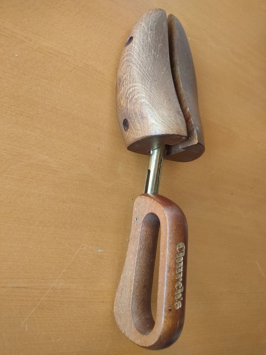 Formas/moldes/alargadores de sapatos.