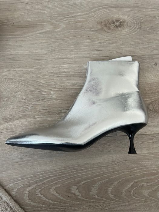 Срібні ботильйони Zara