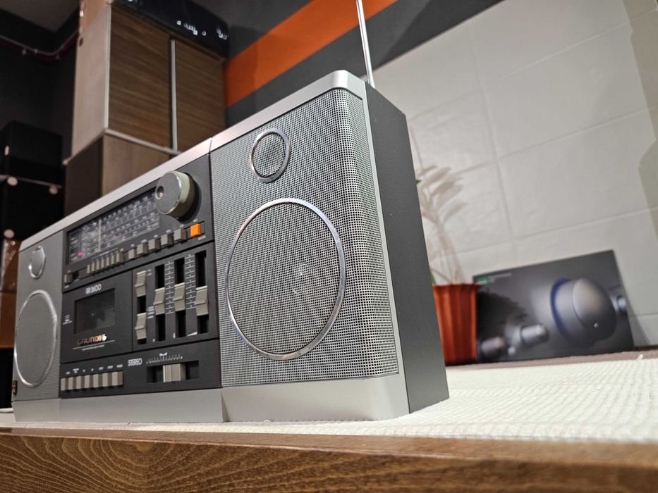 Бумбокс Grundig RR-3600 Boombox