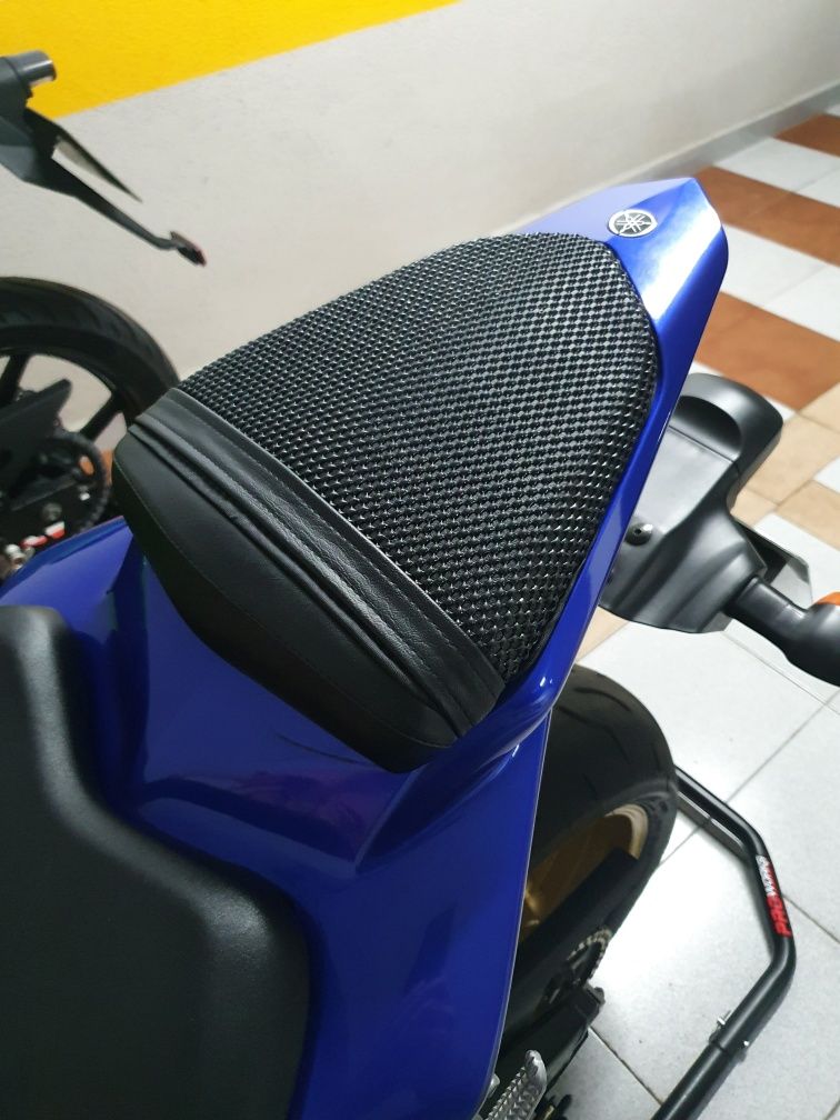 Yamaha R6 RJ11 blue