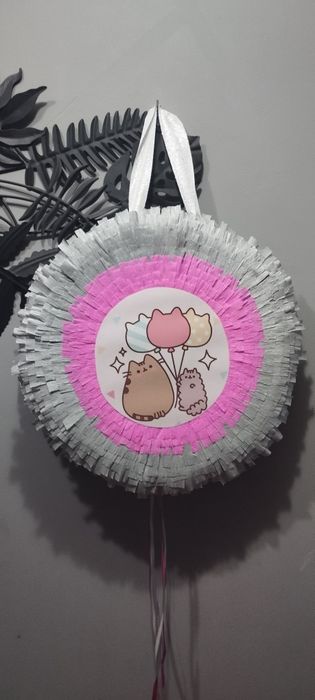 Piniata Pusheen 45x 45x 8 cm