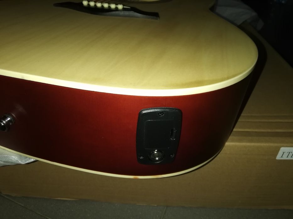 Guitarra western eletrificada