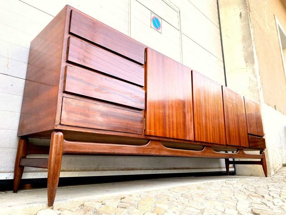 Aparador olaio vintage 250comp x 50prof x 86alt.