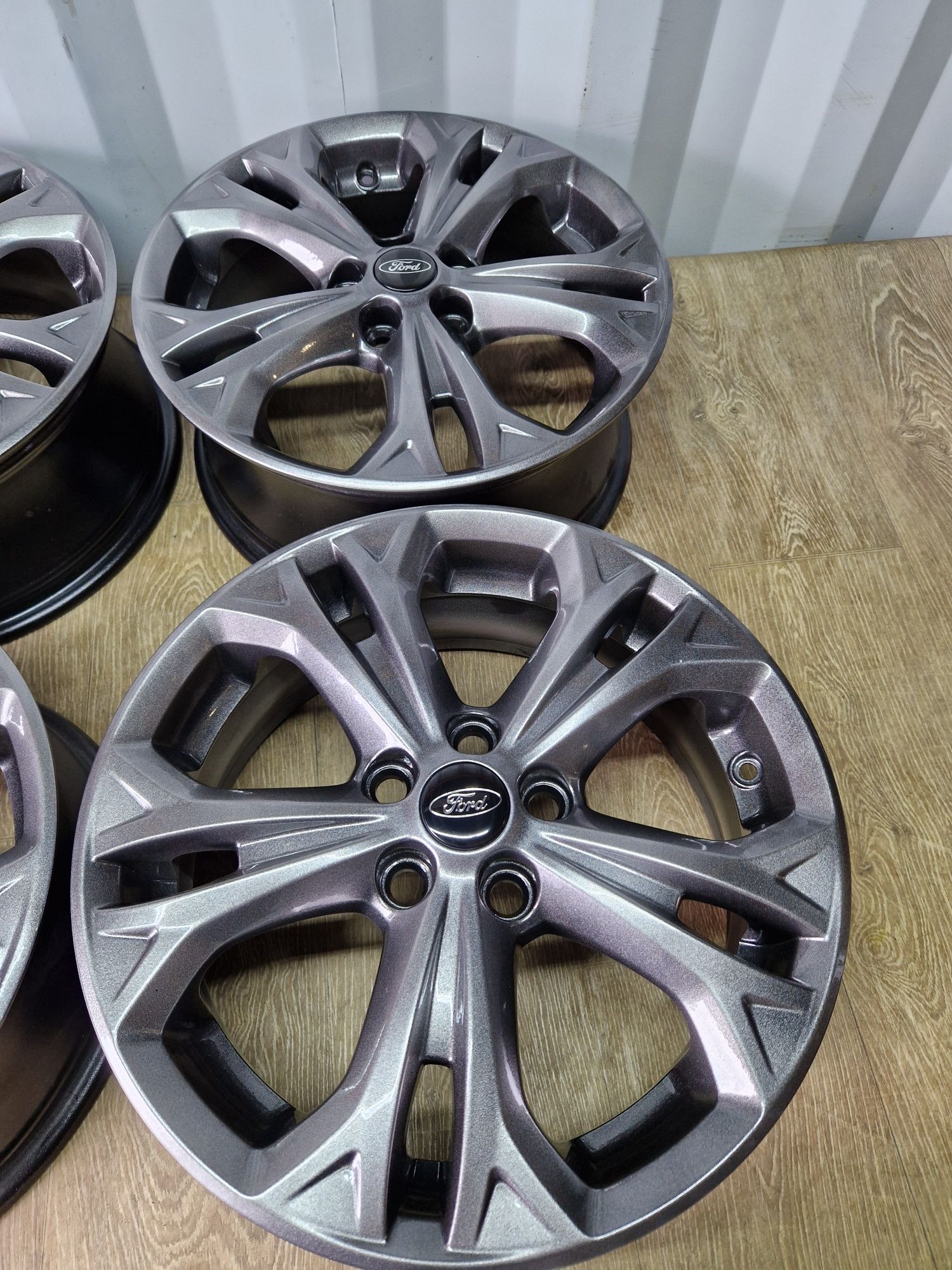 Felgi 17 ford mondeo focus kuga s max 5x108 7j et55 os 63.4