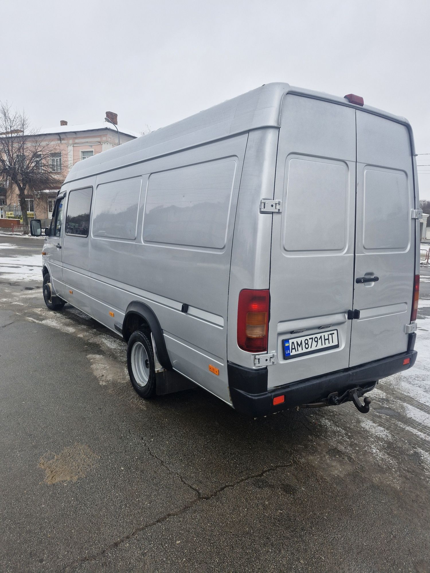 ЛТ 46 2.8сді вантажопасажир 8+1