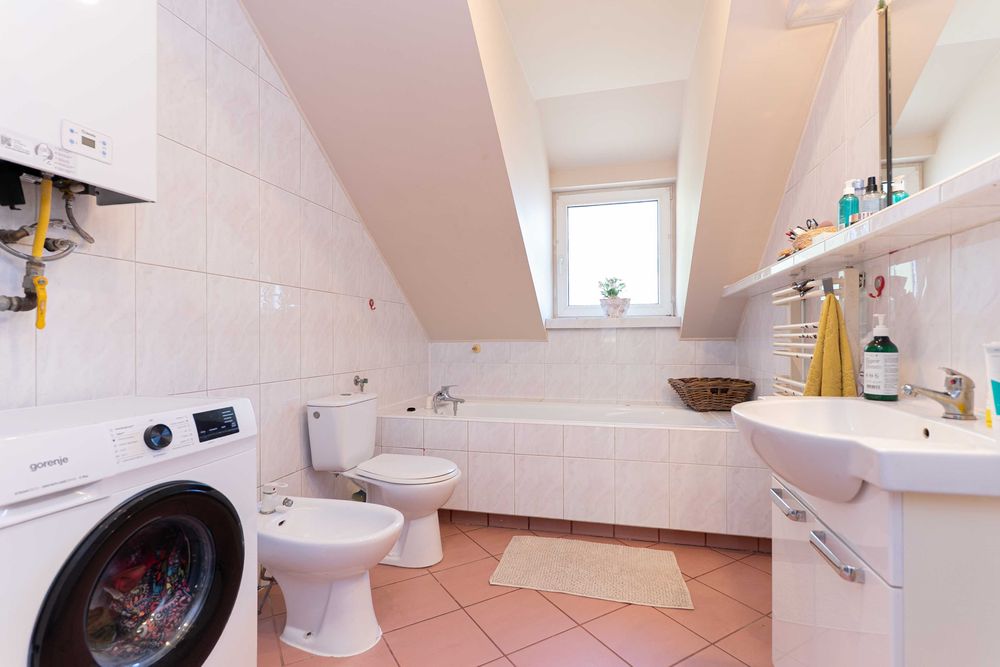 Do wynajęcia dwupokojowe mieszkanie ( 4 pokoje, balkon, Stare Miasto)