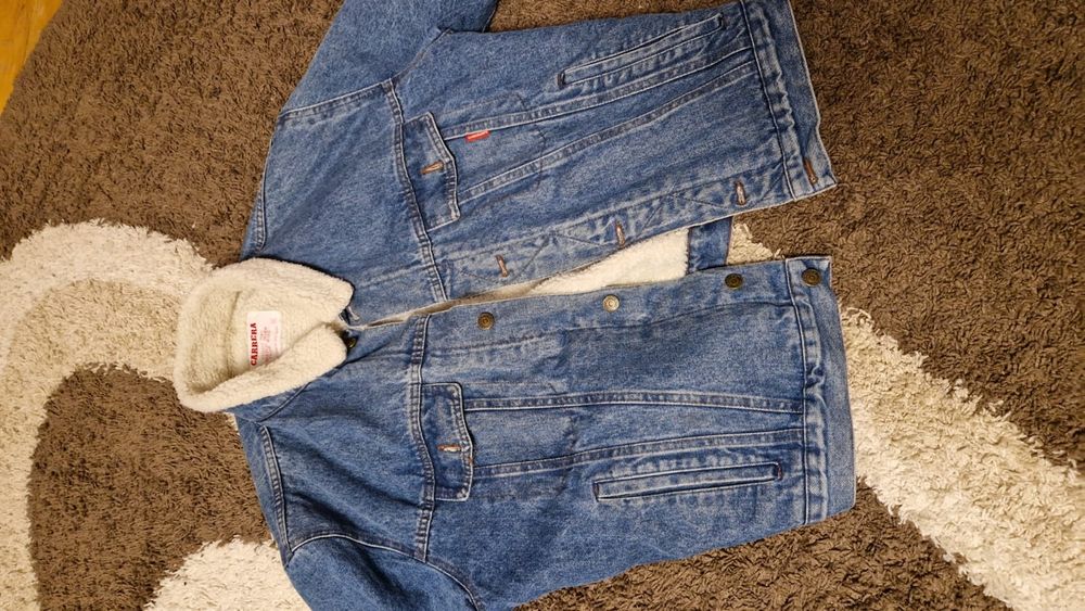 Продам утеплену джинсову куртку