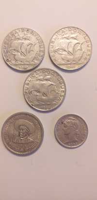 4 moedas de 5 escudos e 1 10 centavos em prata.
