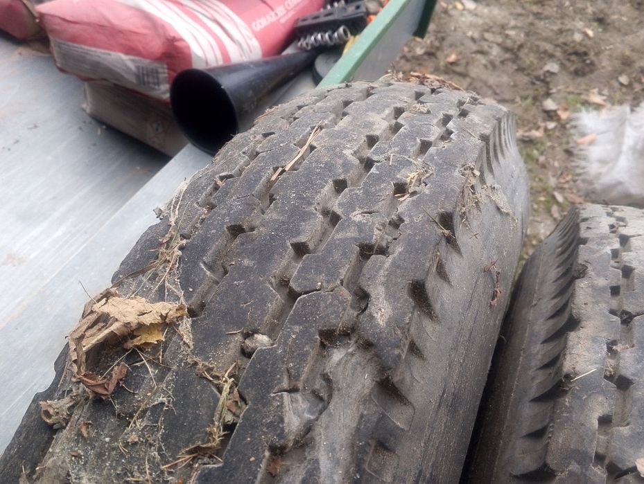 Koła do przyczepy rolniczej. Opony