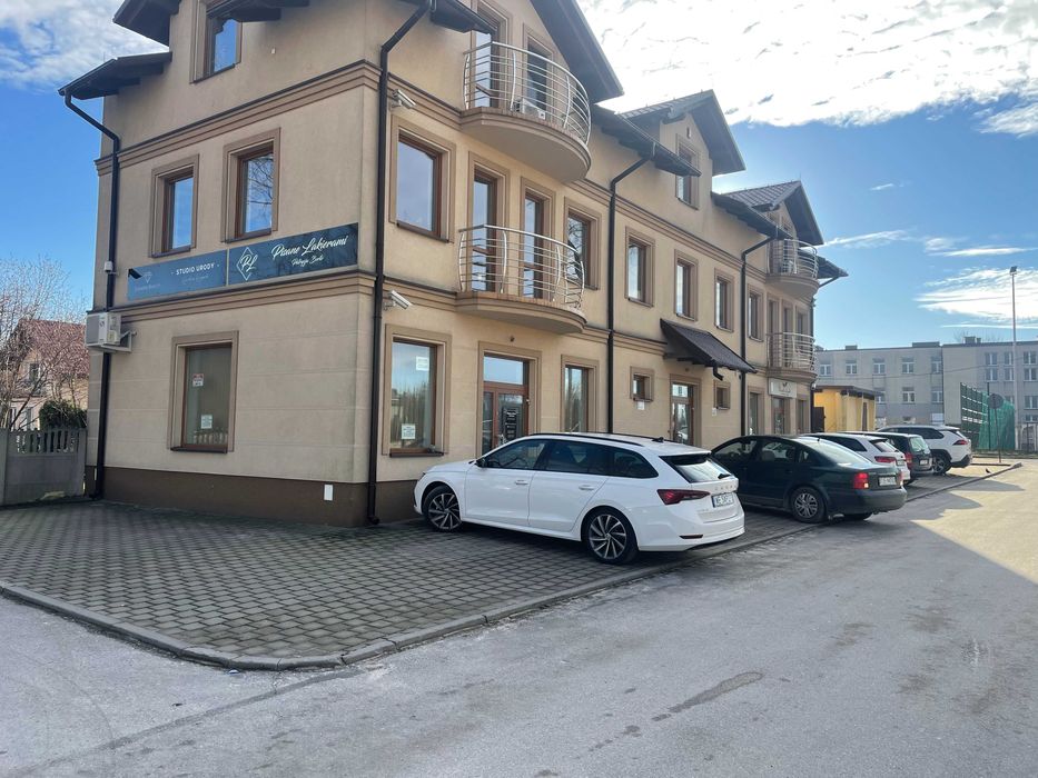 Wynajmę lokal 130m2 w centrum Jędrzejowa.