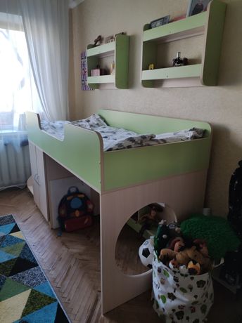 Дитячі меблі комплект, ліжко горище, стіл, шафа, полички в дитячу