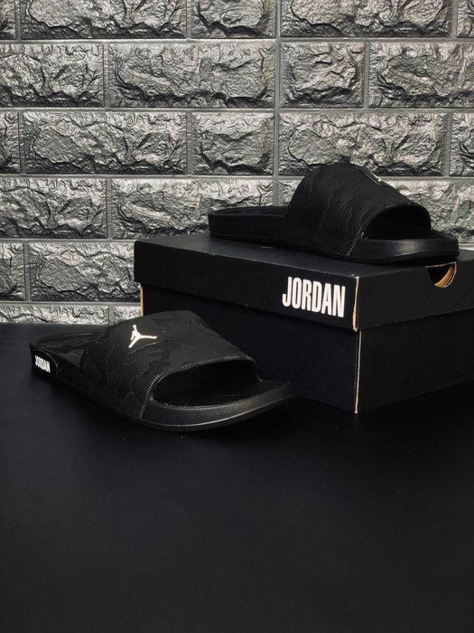 Шлепанцы Jordan мужские Камуфляж. Черные Джордан 39-46 пляжные Топ!
