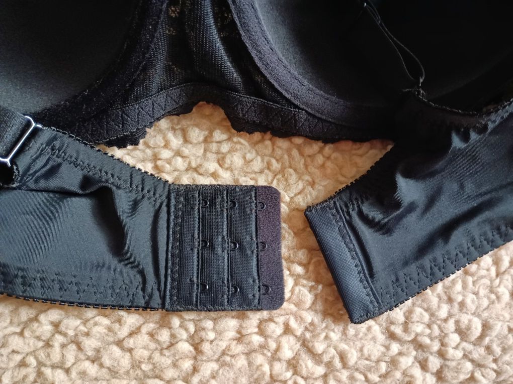 Nowy Biustonosz 95B Bonprix