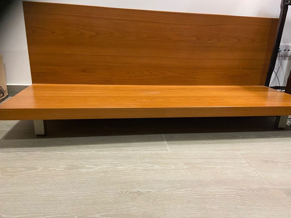 Aparador de TV Altamira em excelente estado