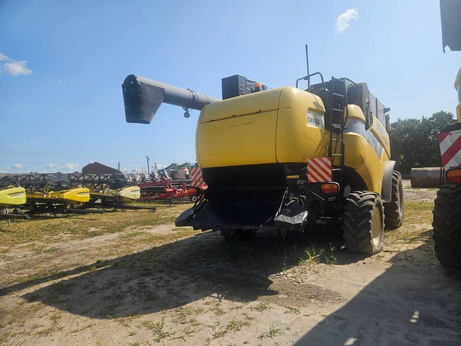 Комбайн зернозбиральний New Holland-CX8090