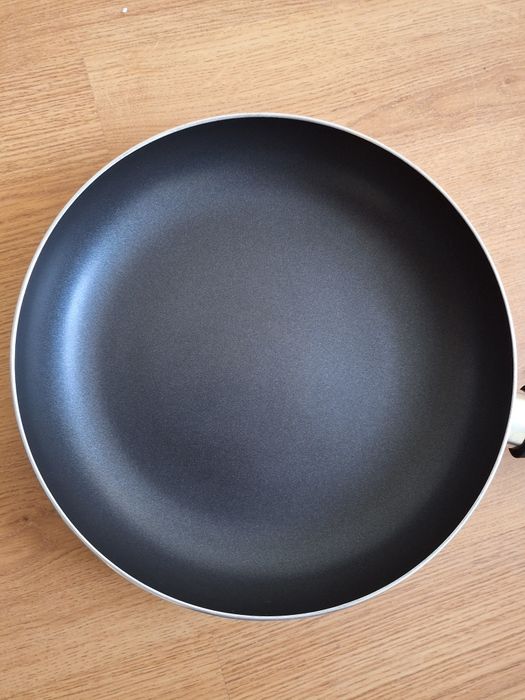 Patelnia primacucina  nowa nie używana