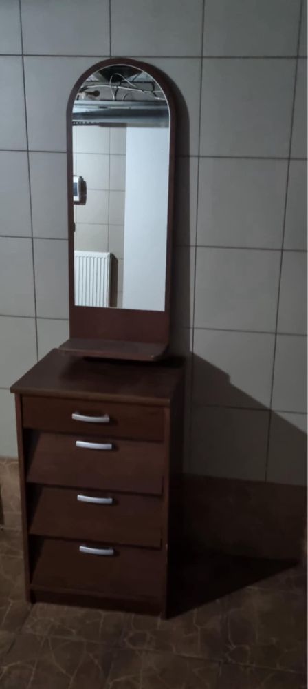 Szafka na buty z szuflada i lustrem