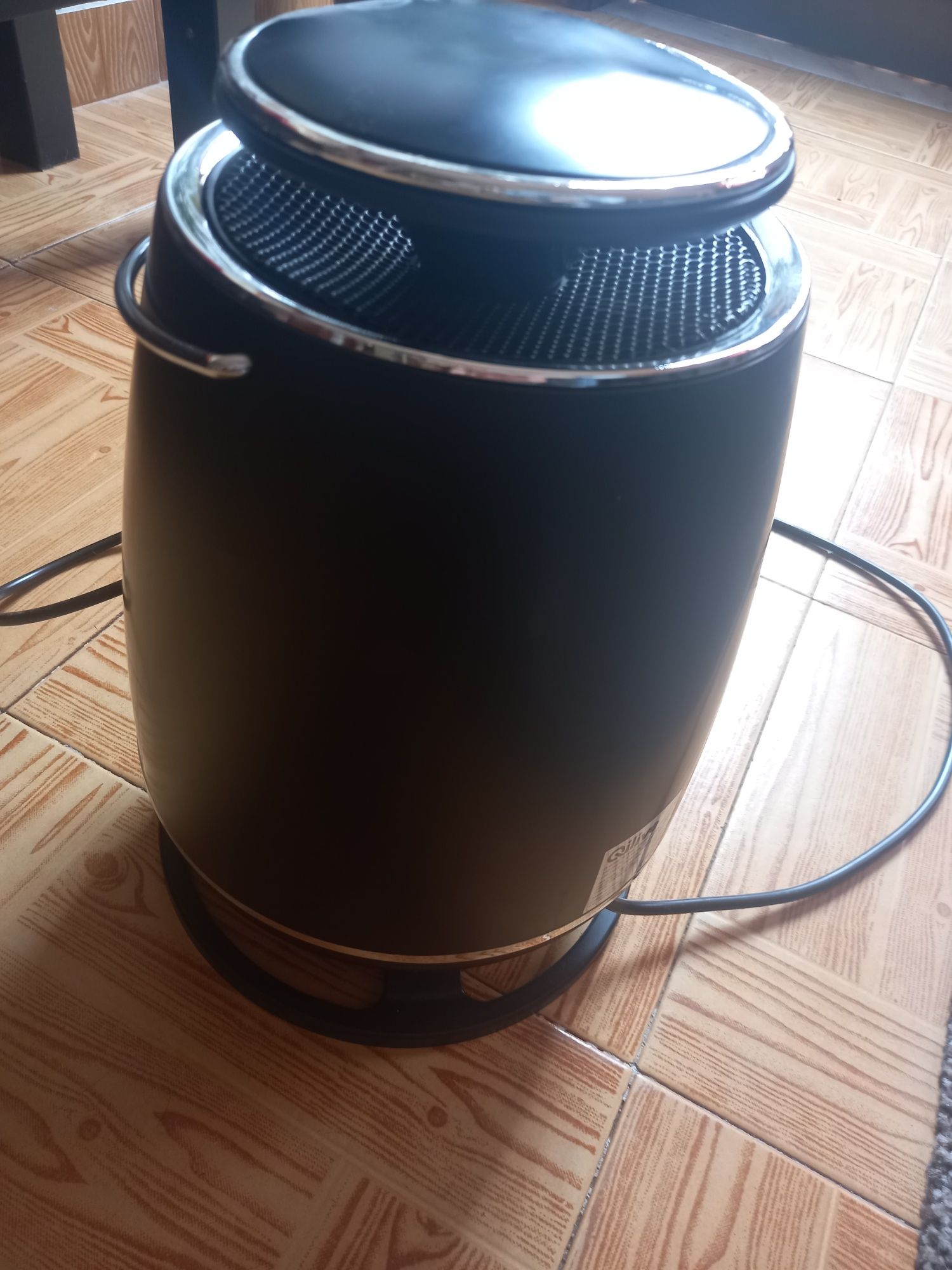 Aquecedor. Ar quente / Frio