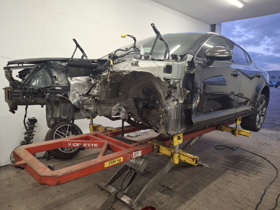 Naprawy blacharskie na ramie