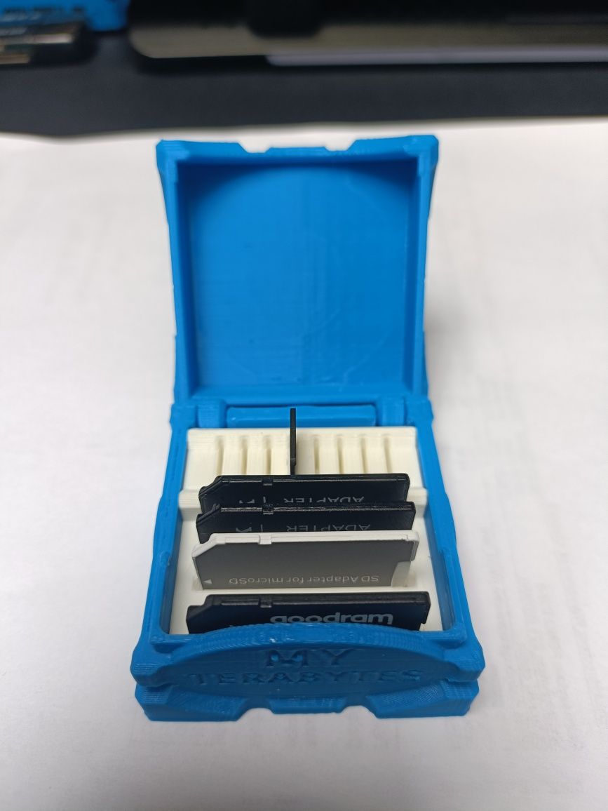 Pudełko na karty SD i microSD