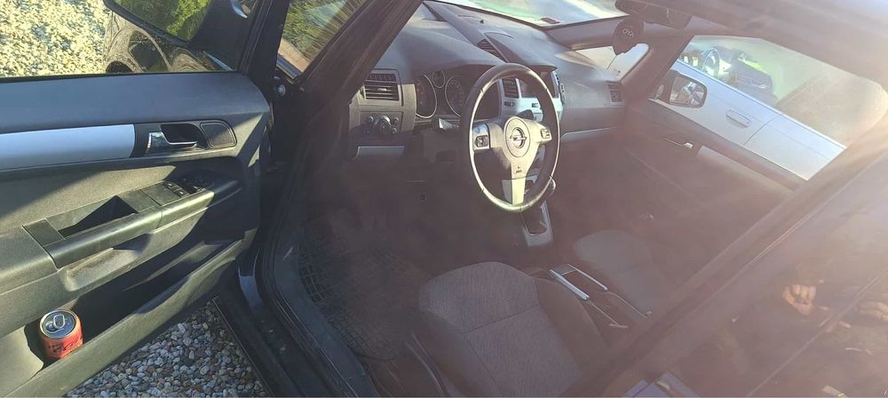 Opel zafira 2009 uszkodzony silnik