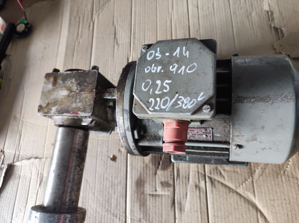 Przekładnia z silnikiem 230v-380v