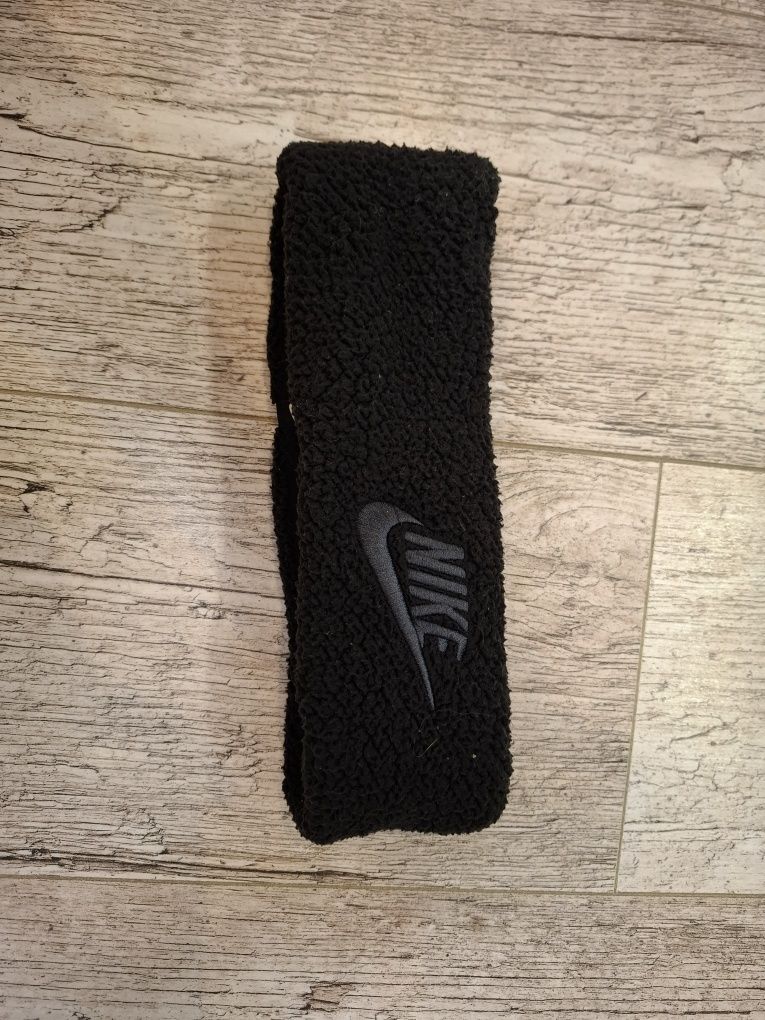 Флісова пов'зка Nike