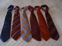 gravatas com padrões variados